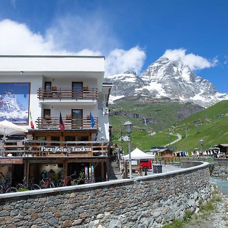 Hotel Meuble' Joli Breuil-Cervinia Extérieur photo