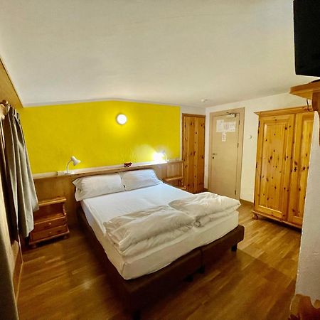 Hotel Meuble' Joli Breuil-Cervinia Extérieur photo