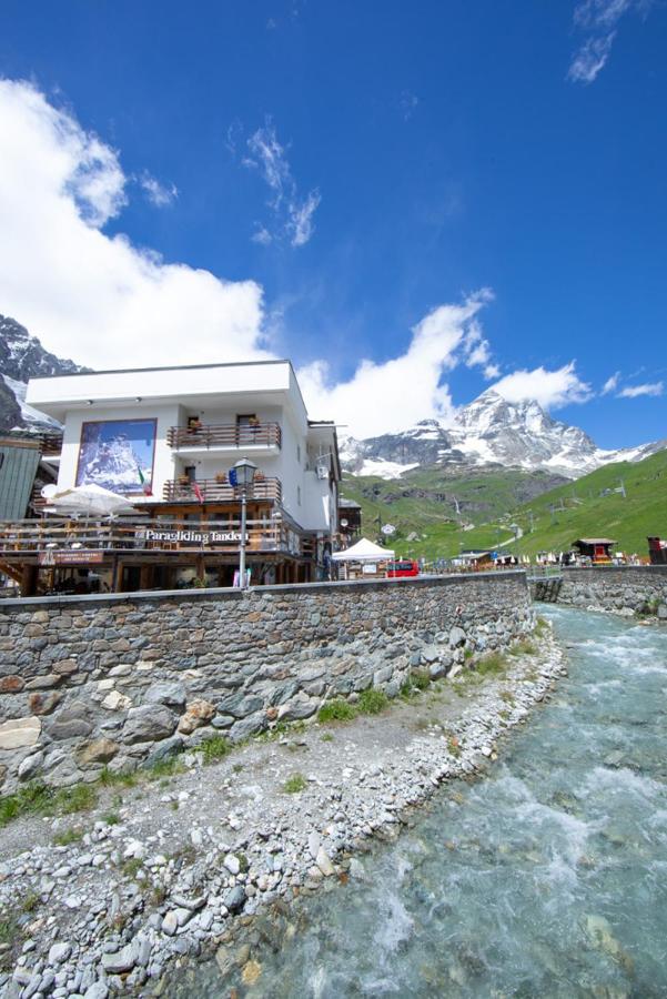 Hotel Meuble' Joli Breuil-Cervinia Extérieur photo