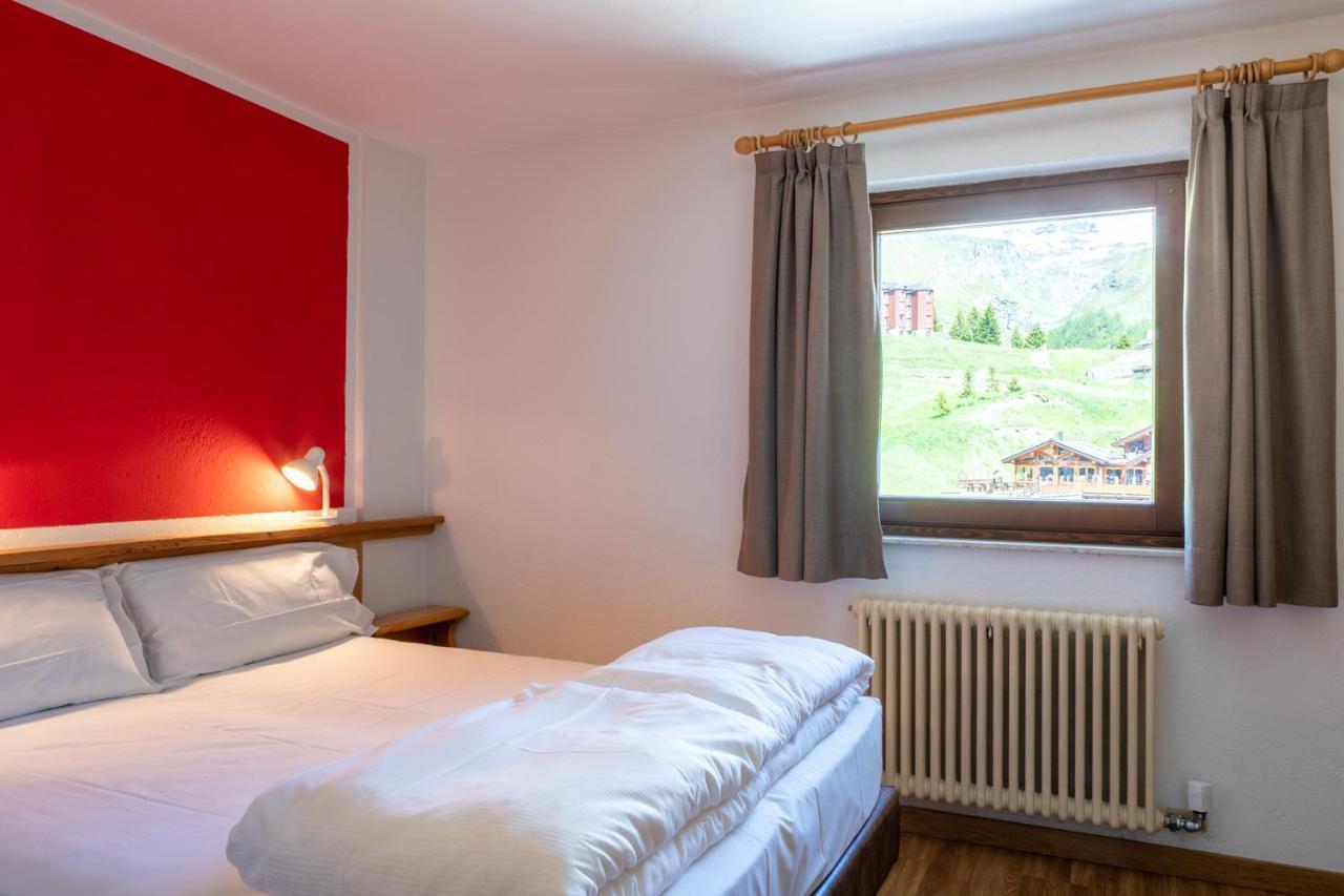 Hotel Meuble' Joli Breuil-Cervinia Extérieur photo