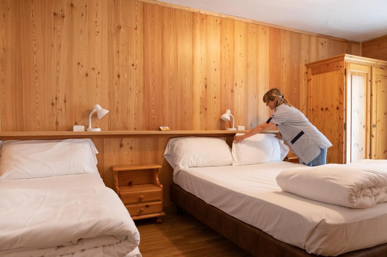 Hotel Meuble' Joli Breuil-Cervinia Extérieur photo
