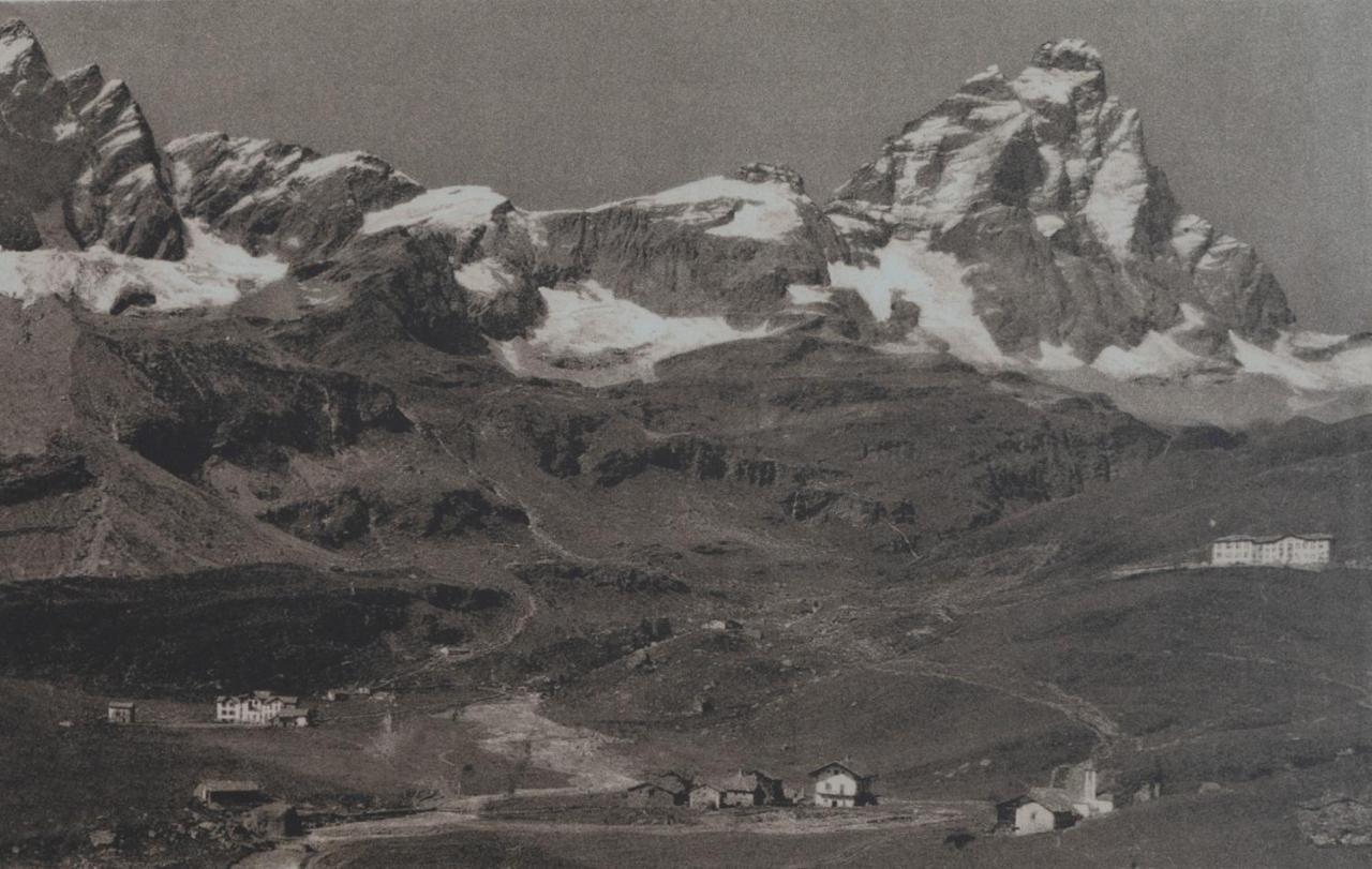 Hotel Meuble' Joli Breuil-Cervinia Extérieur photo