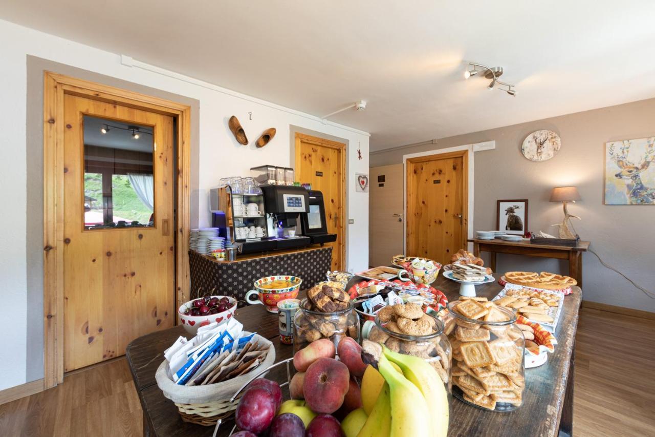 Hotel Meuble' Joli Breuil-Cervinia Extérieur photo
