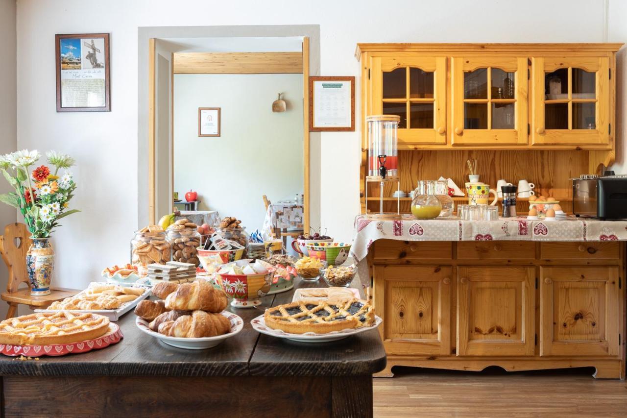 Hotel Meuble' Joli Breuil-Cervinia Extérieur photo