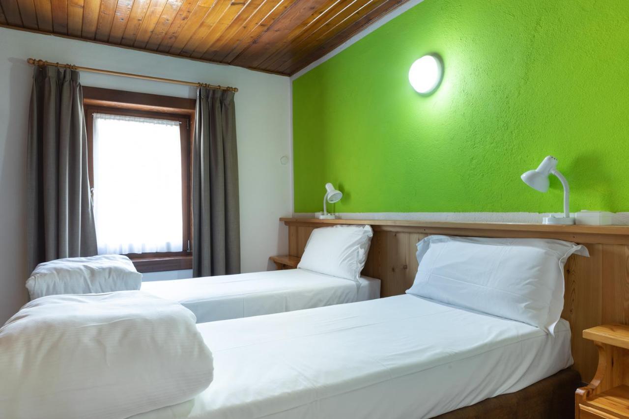 Hotel Meuble' Joli Breuil-Cervinia Extérieur photo
