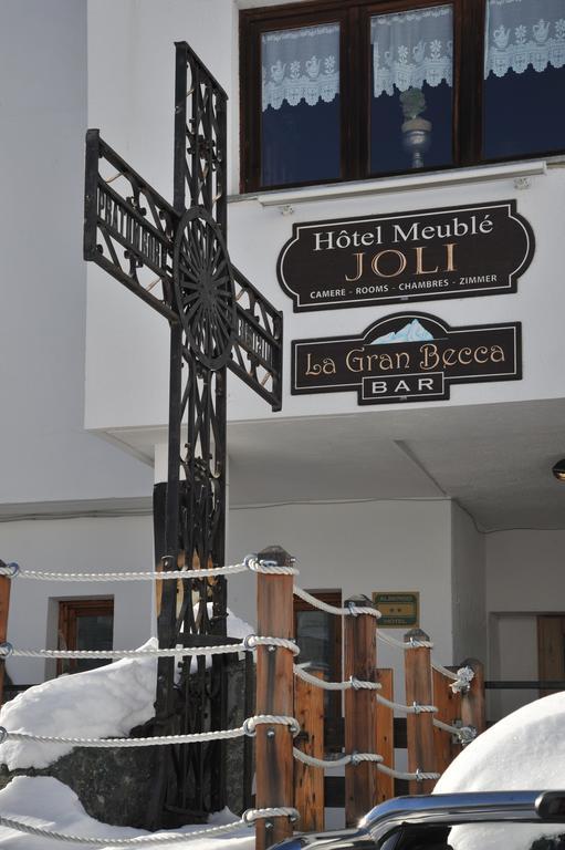 Hotel Meuble' Joli Breuil-Cervinia Extérieur photo